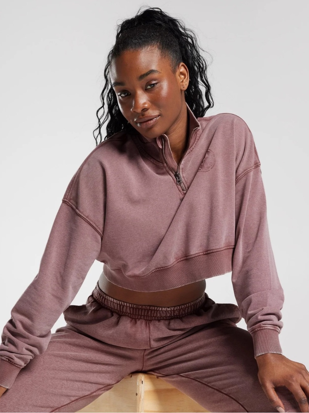 Gymshark Collegiate Cropped Quarter-Zip Pullover Dusty Maroon Acid wash. Relaxed